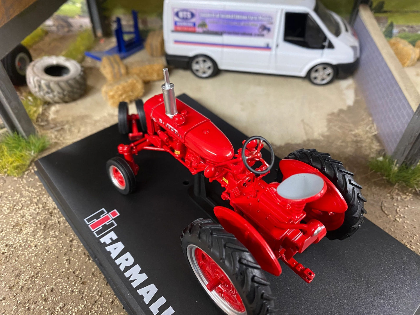 REP175 Replicagri Farmall C with row crop set tractor 1:32 scale Boxed Image 4