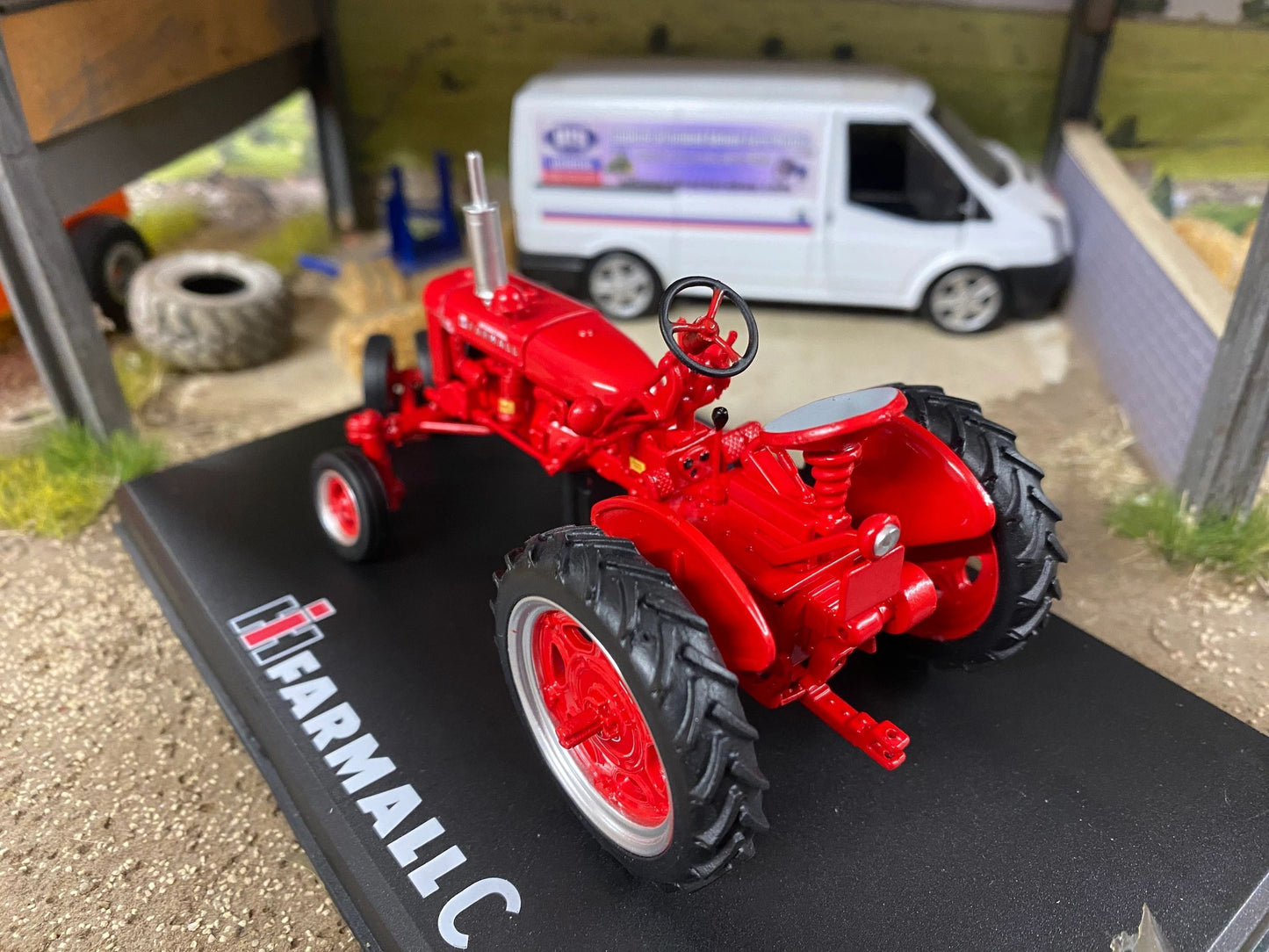 REP175 Replicagri Farmall C with row crop set tractor 1:32 scale Boxed Image 5