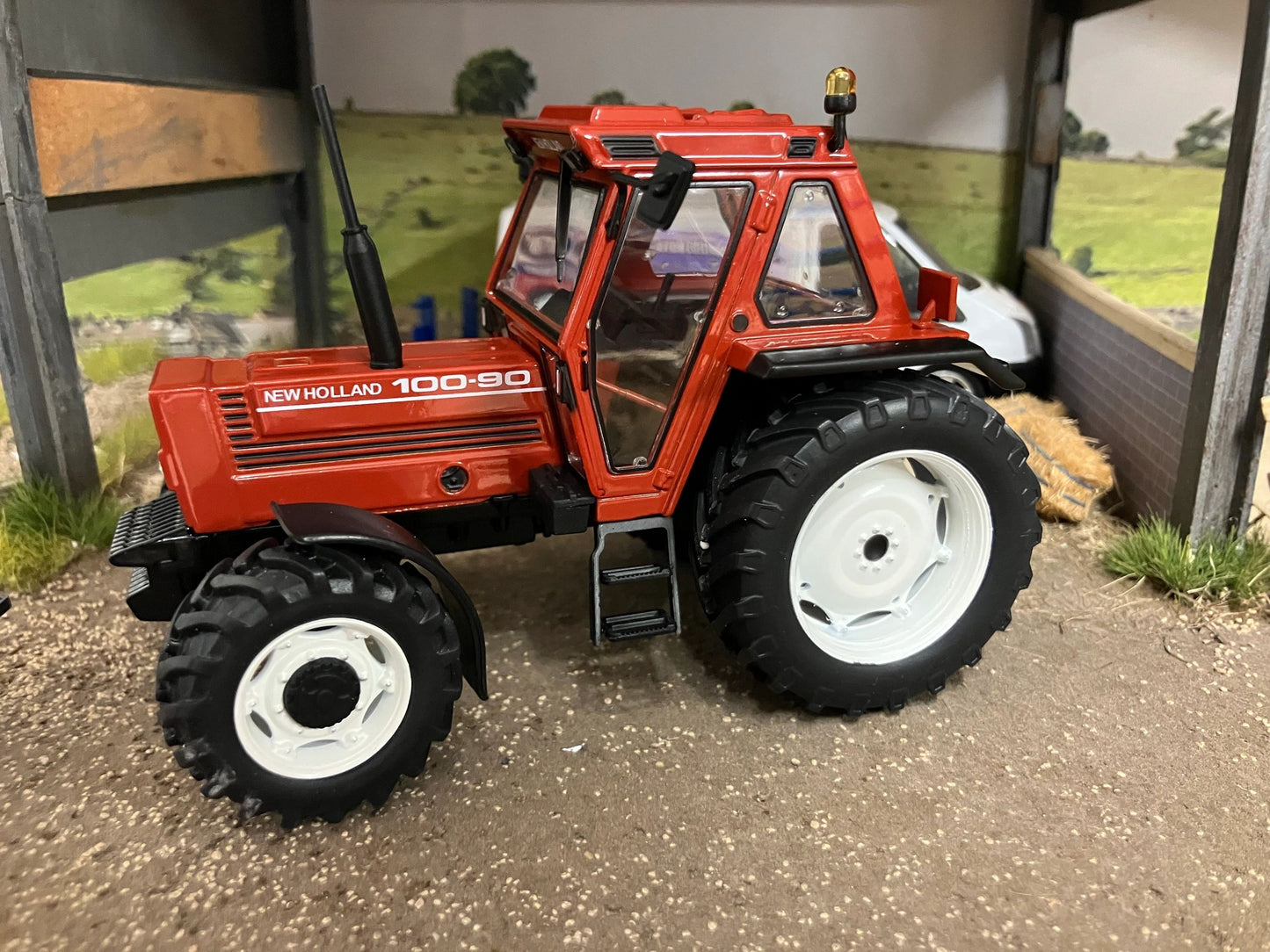 REP197 Replicagri New Holland 100-90 tractor 1:32 scale Boxed Image 4