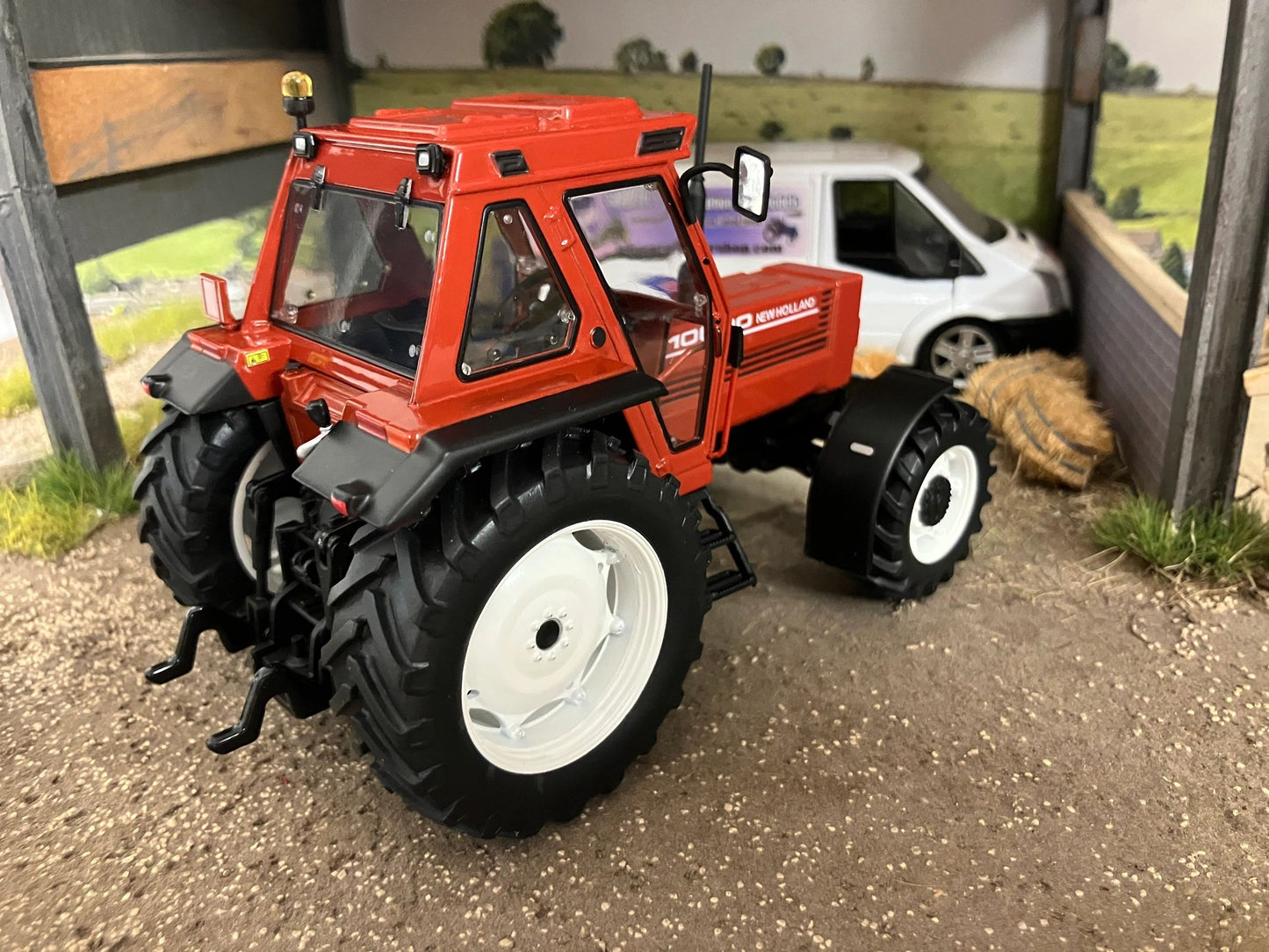 REP197 Replicagri New Holland 100-90 tractor 1:32 scale Boxed Image 6