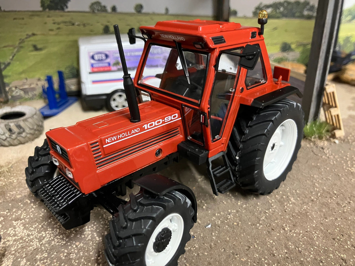 REP197 Replicagri New Holland 100-90 tractor 1:32 scale Boxed Image 9
