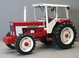 REP204 Replicagri International IH 1246 4wd tractor 1:32 scale Boxed Image 6