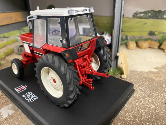 REP207 Replicagri International 955 2wd tractor 1:32 scale Boxed Image 2