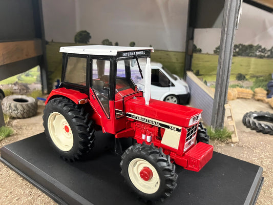REP210 Replicagri International IH 743 4wd tractor 1:32 scale Boxed Image 2