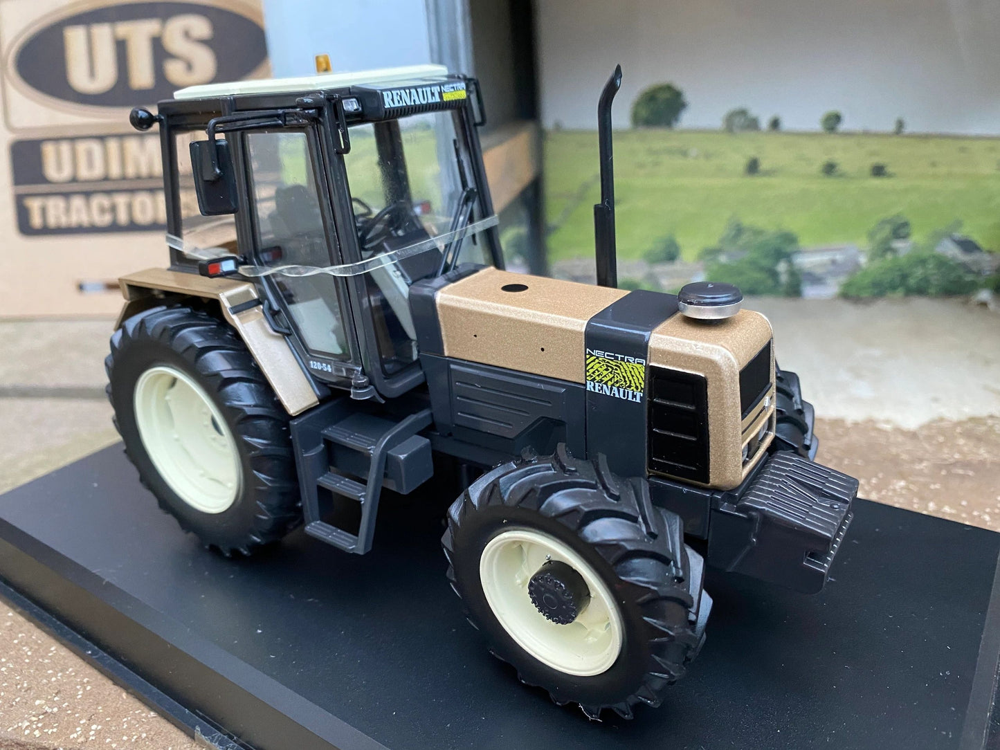 REP219 Replicagri Renault 120-54 TZ Nectra Limited Edition tractor 1:32 scale Boxed Image