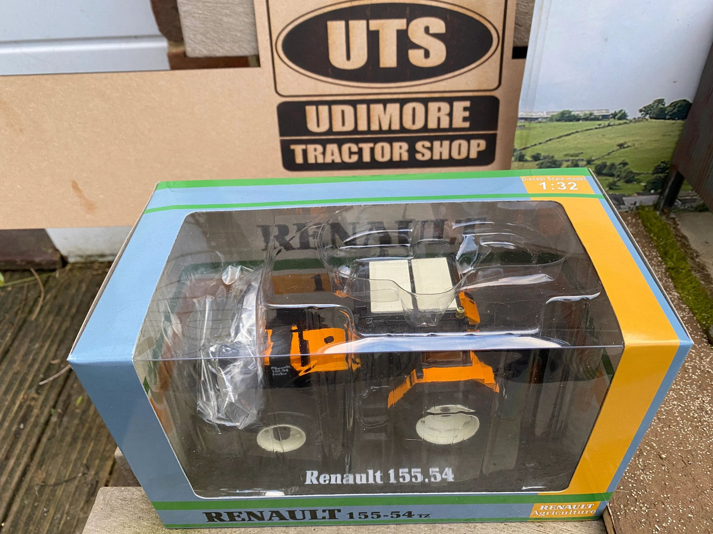 REP223 Replicagri Renault 155 54 Tractor Boxed 1:32 scale IN STOCK Image 7