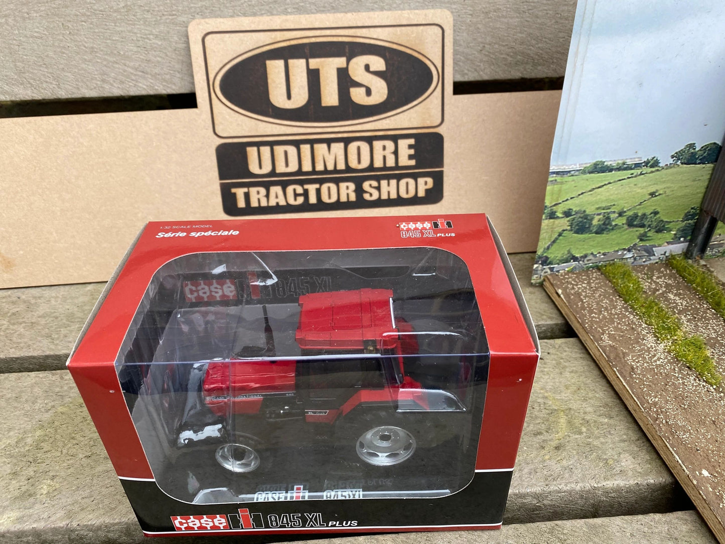 REP234 Replicagri CASE IH 845XL Plus tractor 1:32 scale Boxed Image 4