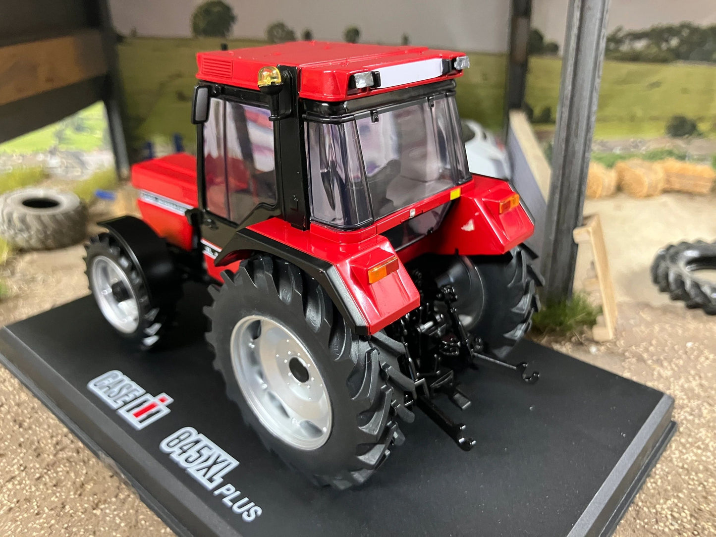 REP234 Replicagri International 845XL Plus tractor 1:32 scale Boxed Image 4