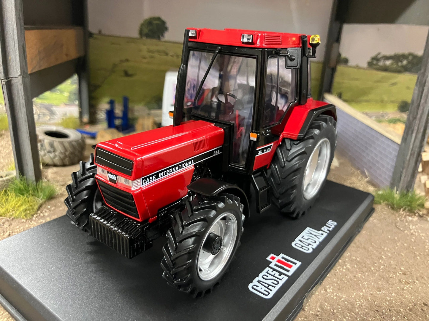 REP234 Replicagri International 845XL Plus tractor 1:32 scale Boxed Image 5