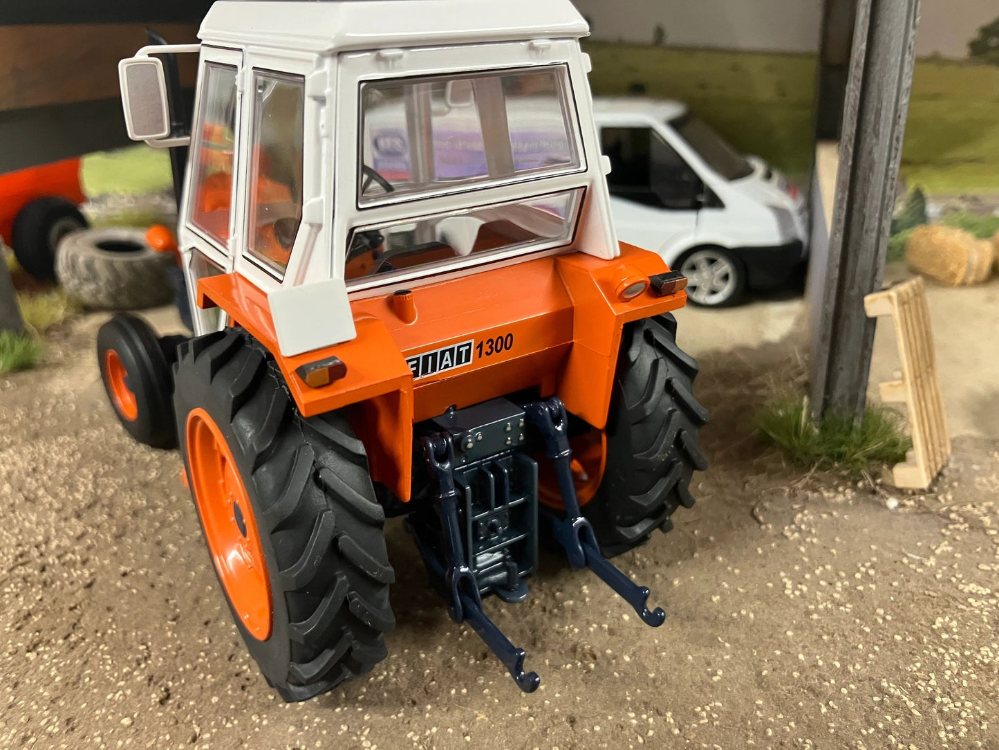 REP236 Replicagri Fiat 1300 2wd tractor 1:32 scale Boxed Image 4