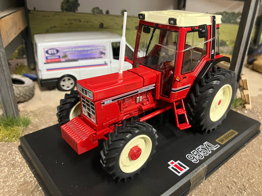 REP247 Replicagri International 955 XL 4wd tractor 1:32 scale Boxed Image