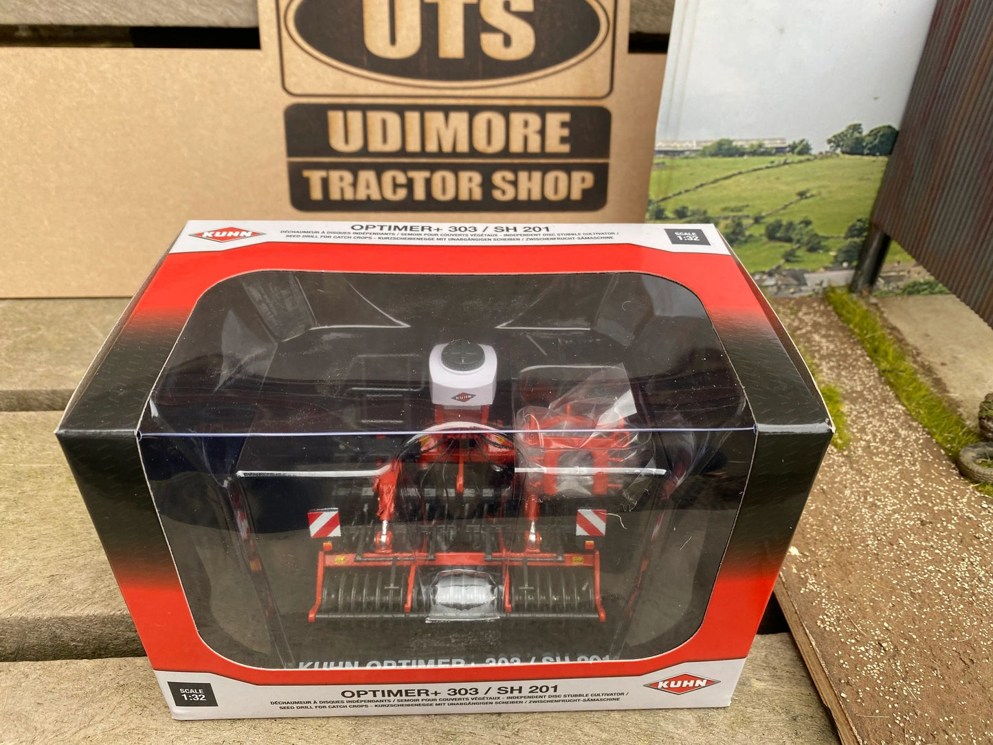 REP251 Replicagri Kuhn Optimer 303 + Kuhn Hopper SH201 1:32 scale Boxed Image 5