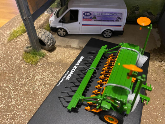 REP253 Replicagri Amazone D8-30 Seed Drill 1:32 scale Boxed Image 2
