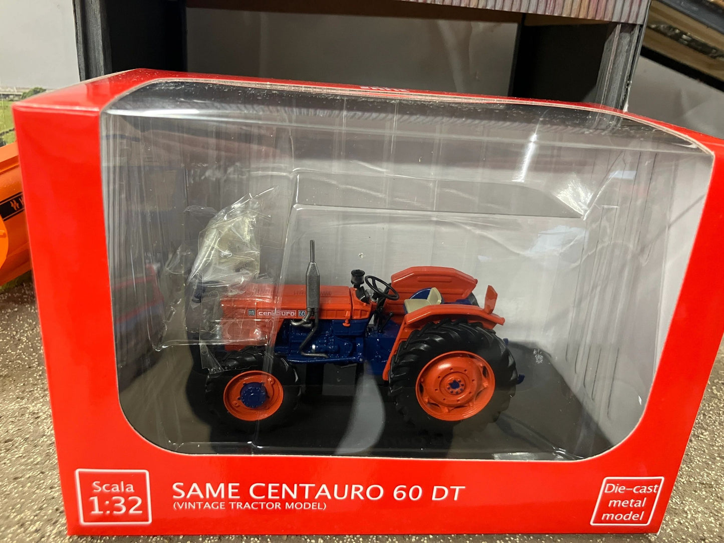 REP256 Replicagri SAME Centauro 60 DT tractor 1:32 scale Boxed Image 6