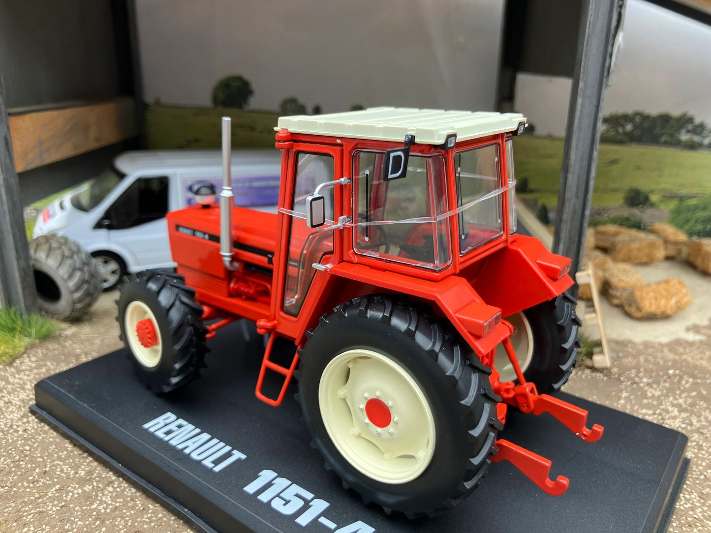 REP274 Replicagri Renault 1151-4 tractor 1:32 scale Boxed Image 3
