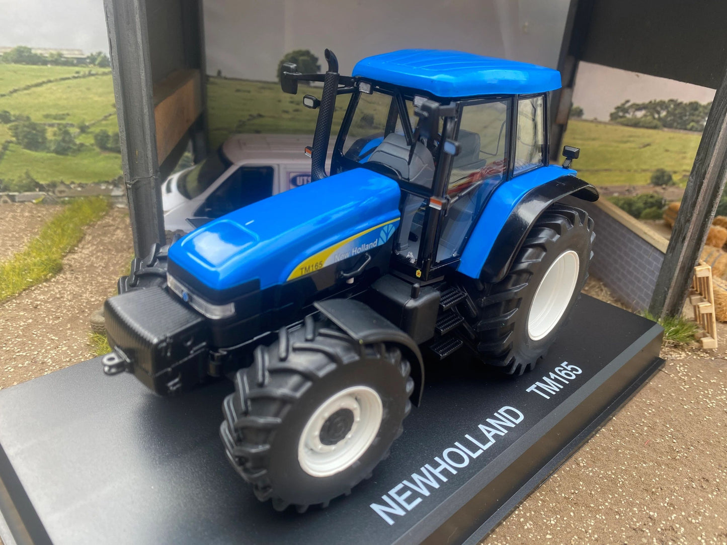 REP281 Replicagri New Holland TM165 Tractor Boxed 1:32 scale IN STOCK Image