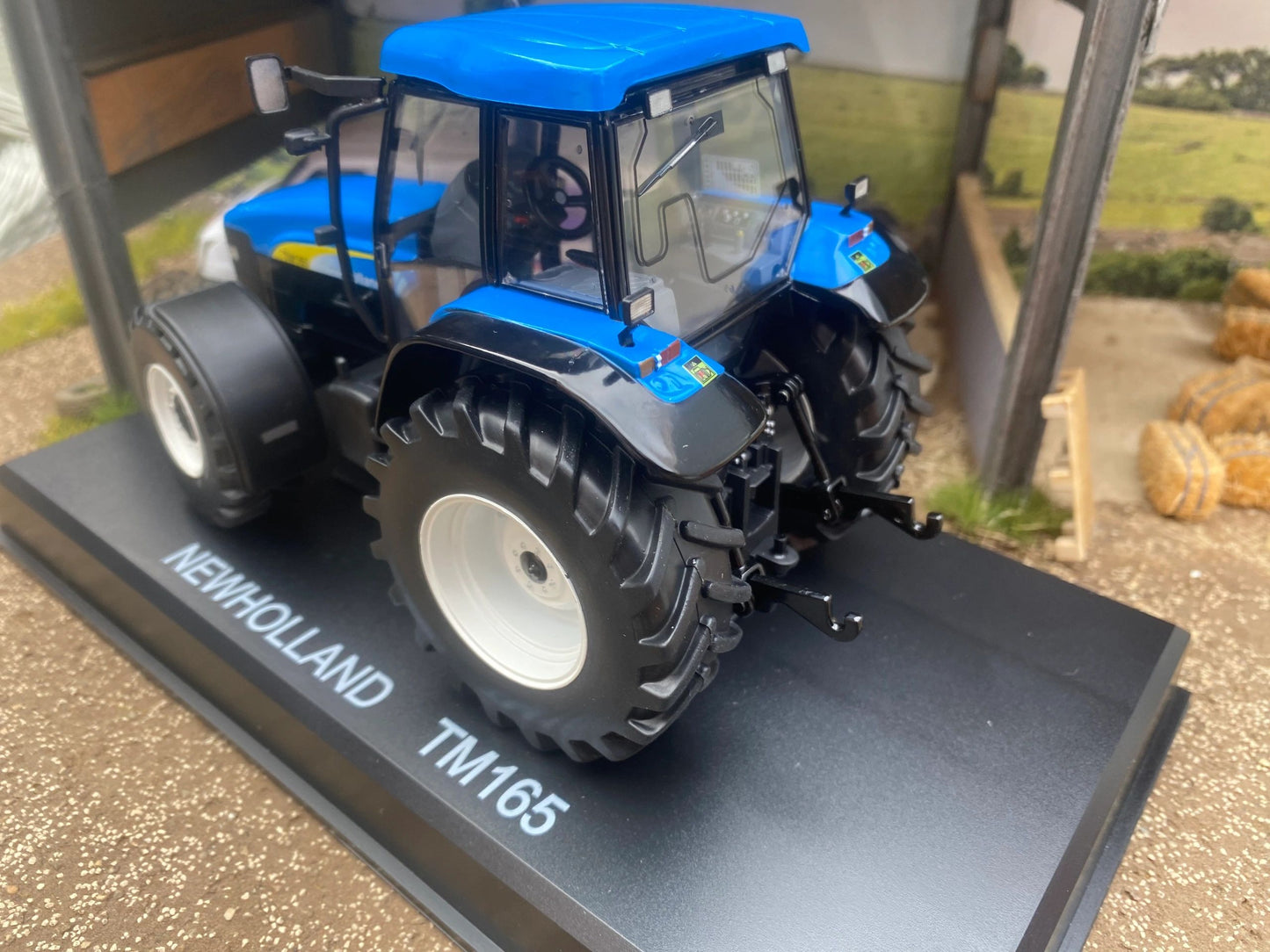 REP281 Replicagri New Holland TM165 Tractor Boxed 1:32 scale IN STOCK Image 4