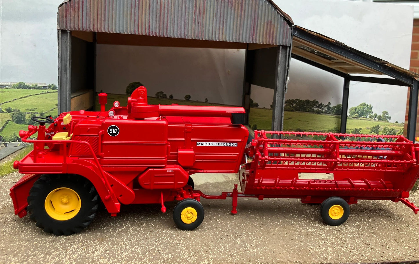 REP283 Replicagri Massey Ferguson 510 Combine Harvester Gen 2 with detachable header trailer Stunning in 1:32 scale Image 2