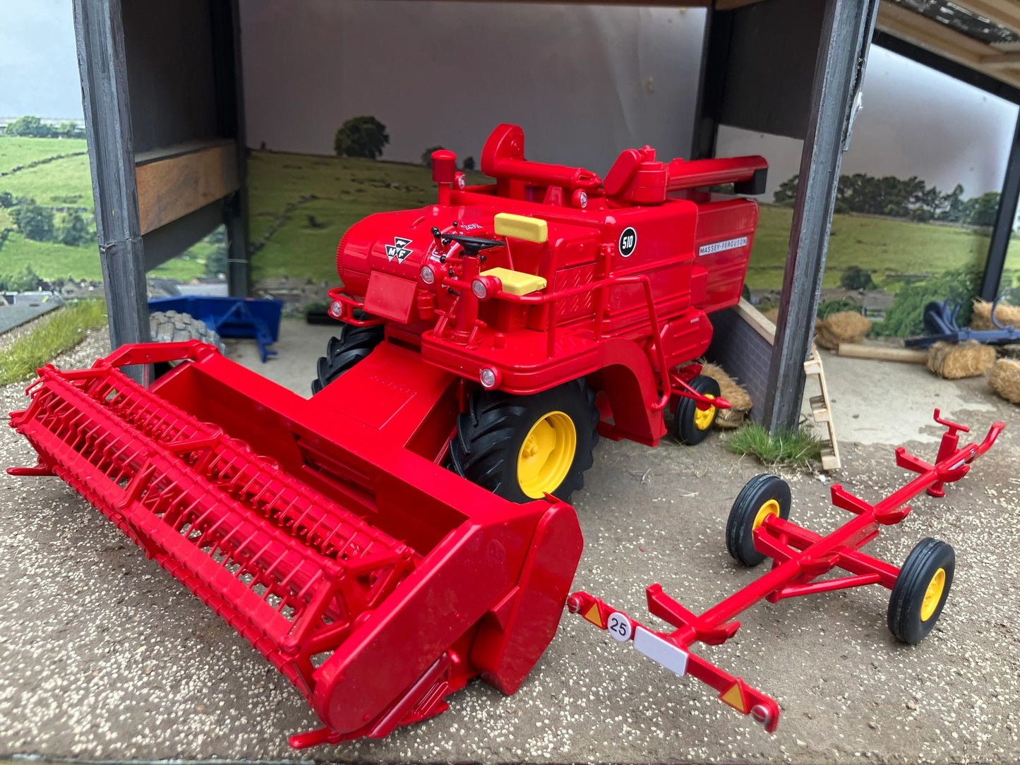 REP283 Replicagri Massey Ferguson 510 Combine Harvester Gen 2 with detachable header trailer Stunning in 1:32 scale Image 3