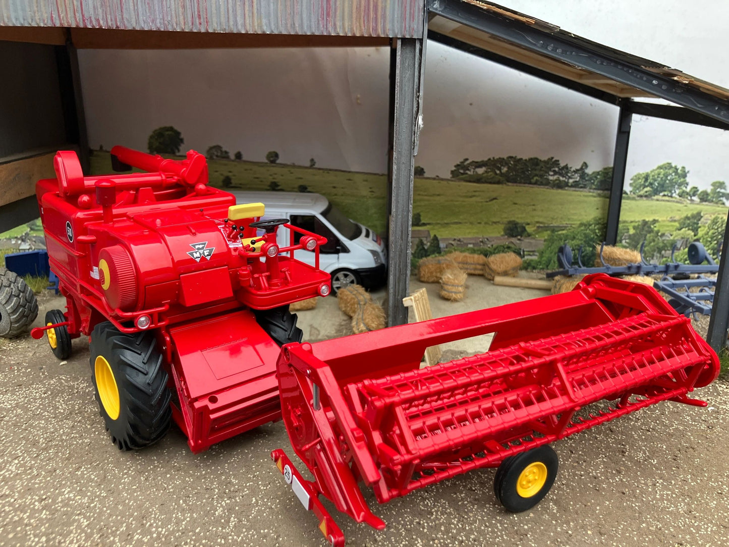REP283 Replicagri Massey Ferguson 510 Combine Harvester Gen 2 with detachable header trailer Stunning in 1:32 scale Image 4