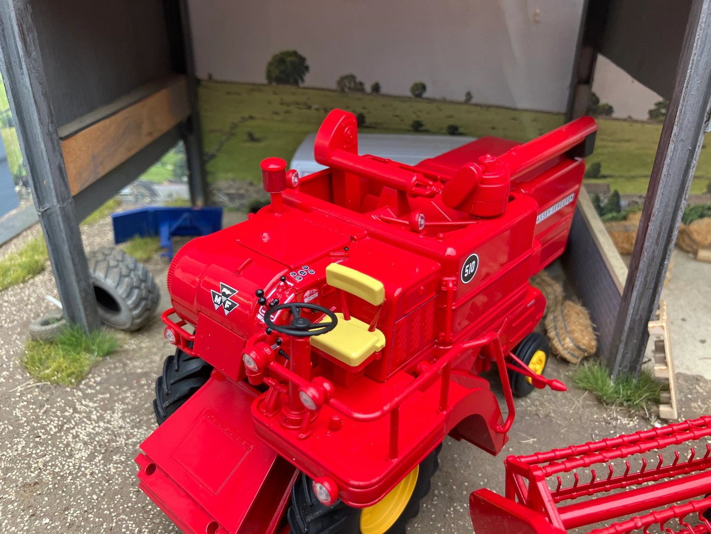 REP283 Replicagri Massey Ferguson 510 Combine Harvester Gen 2 with detachable header trailer Stunning in 1:32 scale Image 6