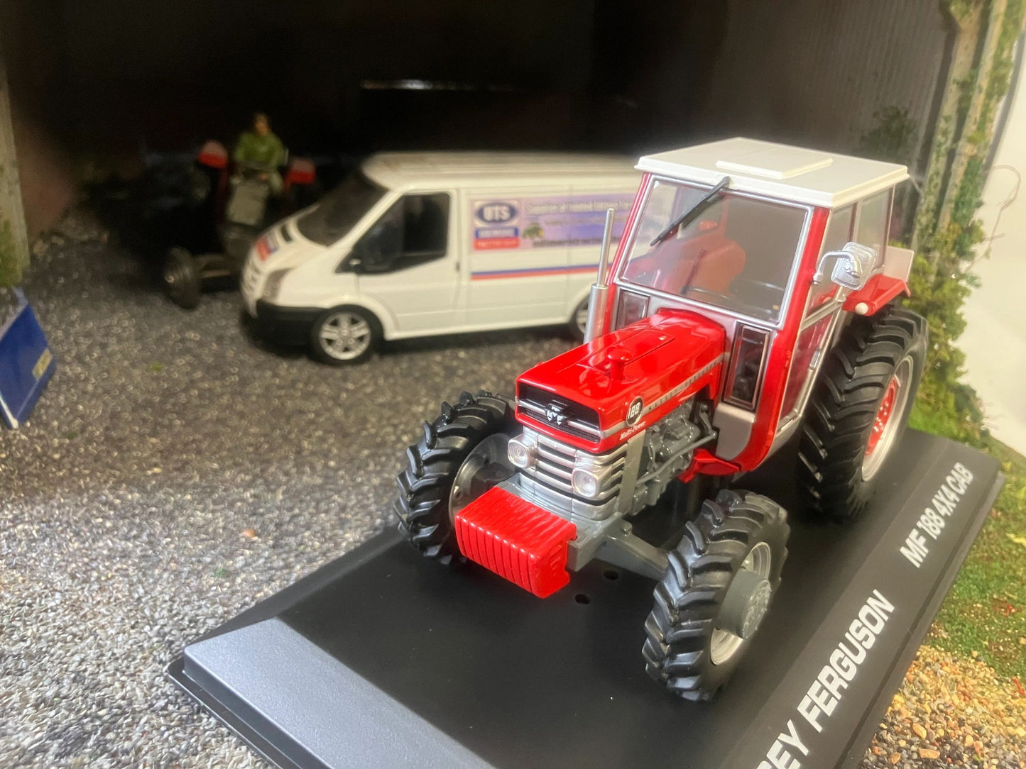 REP513 Replicagri Massey Ferguson 188 Tractor with CAB NEW Boxed 1:32 scale Image 5