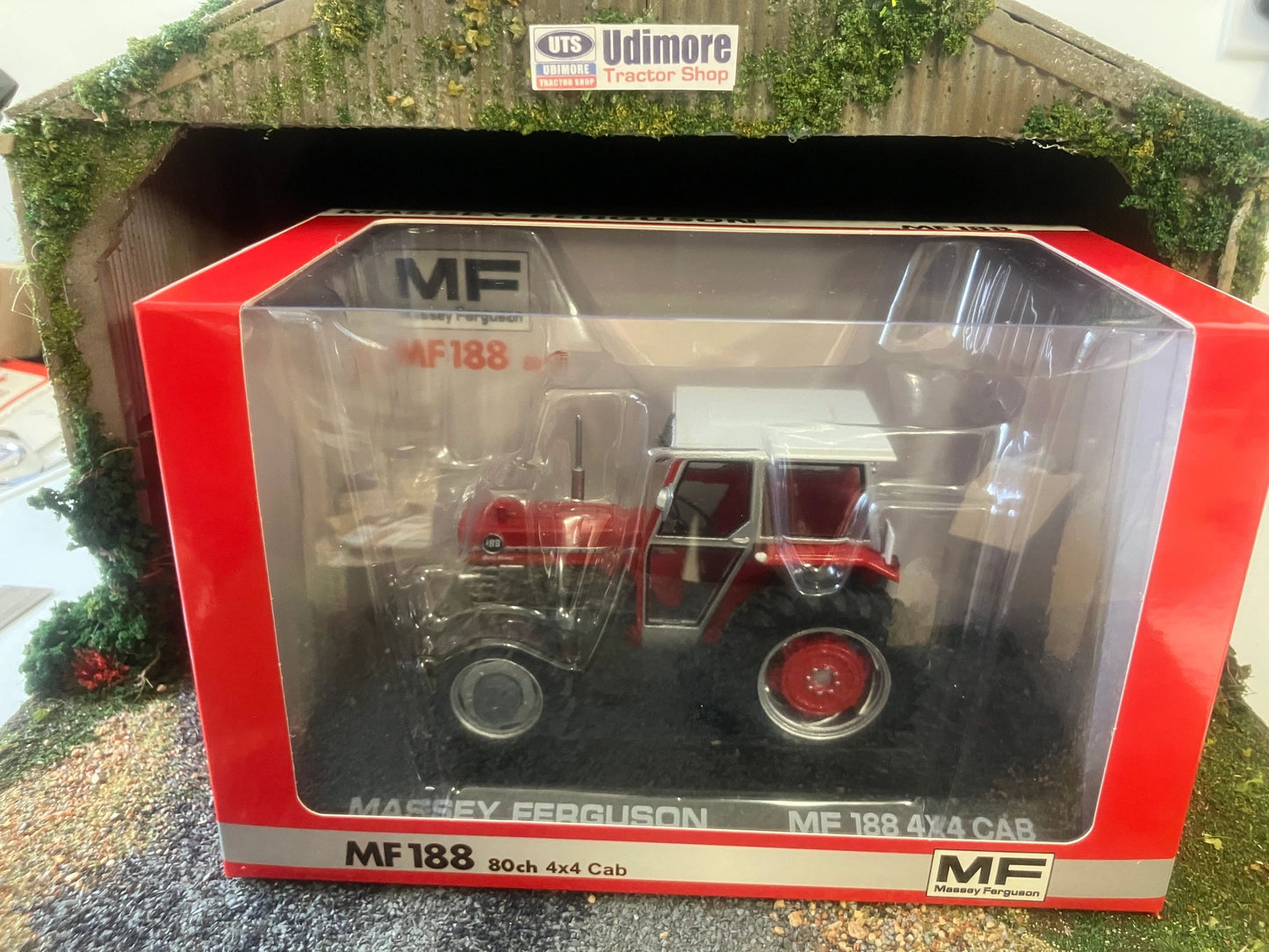 REP513 Replicagri Massey Ferguson 188 Tractor with CAB NEW Boxed 1:32 scale Image 9