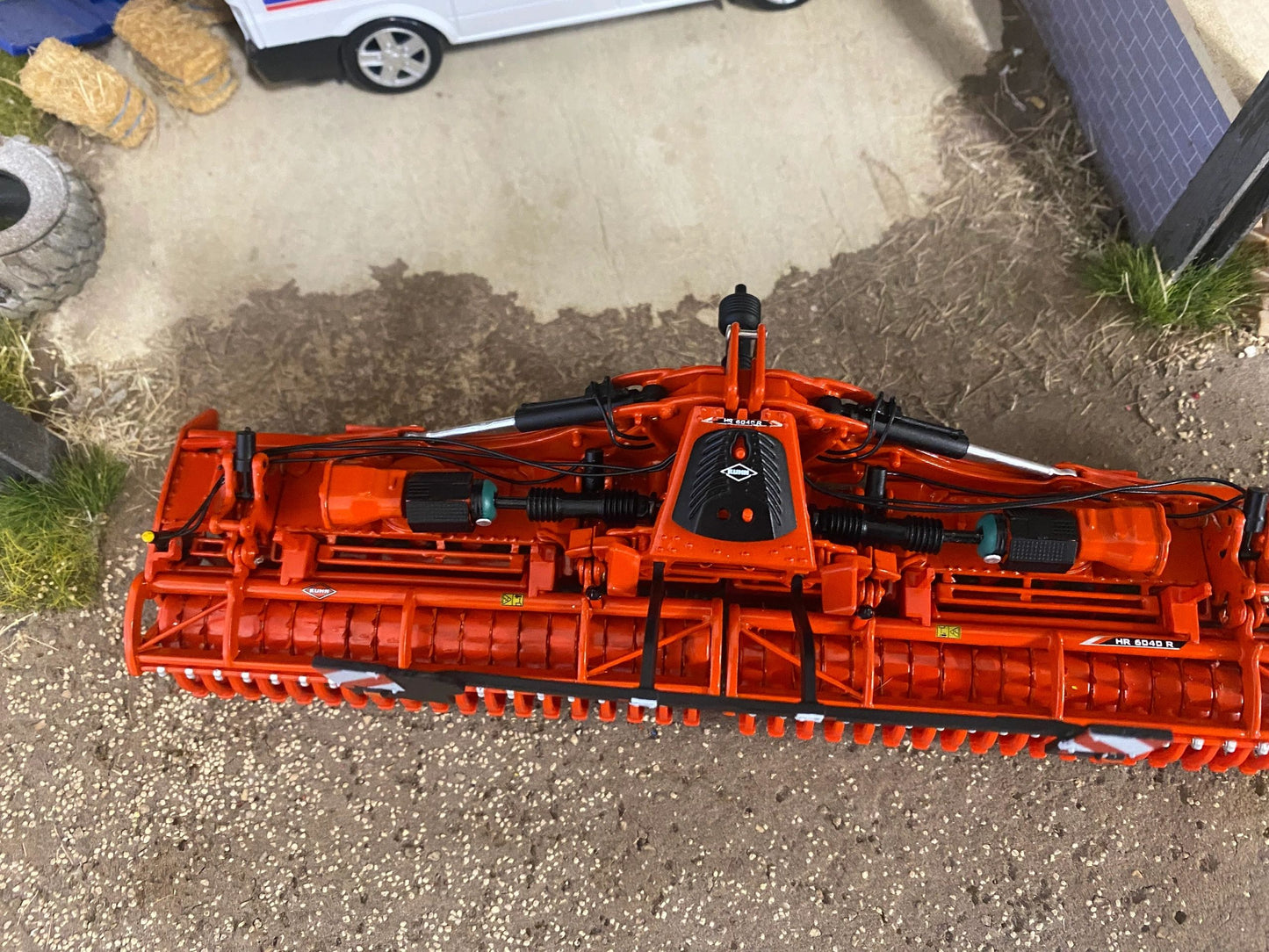 Replicagri Kuhn HR6040 power Harrow 1:32 scale Boxed Image 6