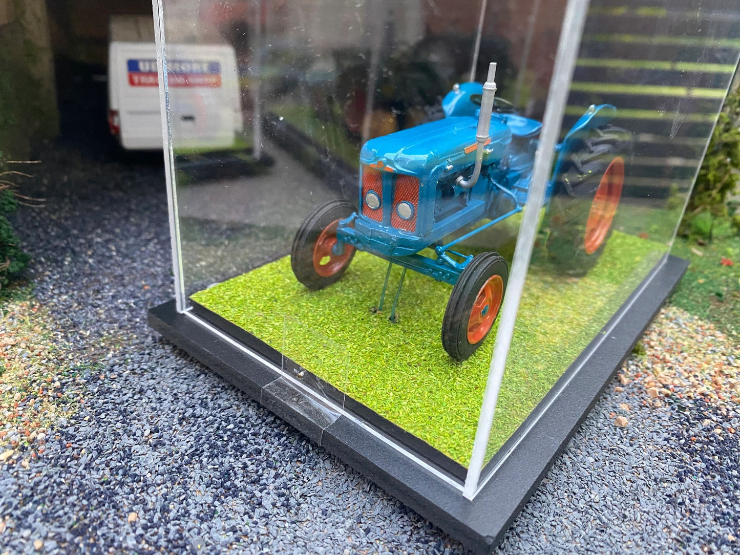 SCALEdown Handbuilt Fordson Major 2wd Tractor 1:32 scale Display case COLLECTION ONLY Image 3