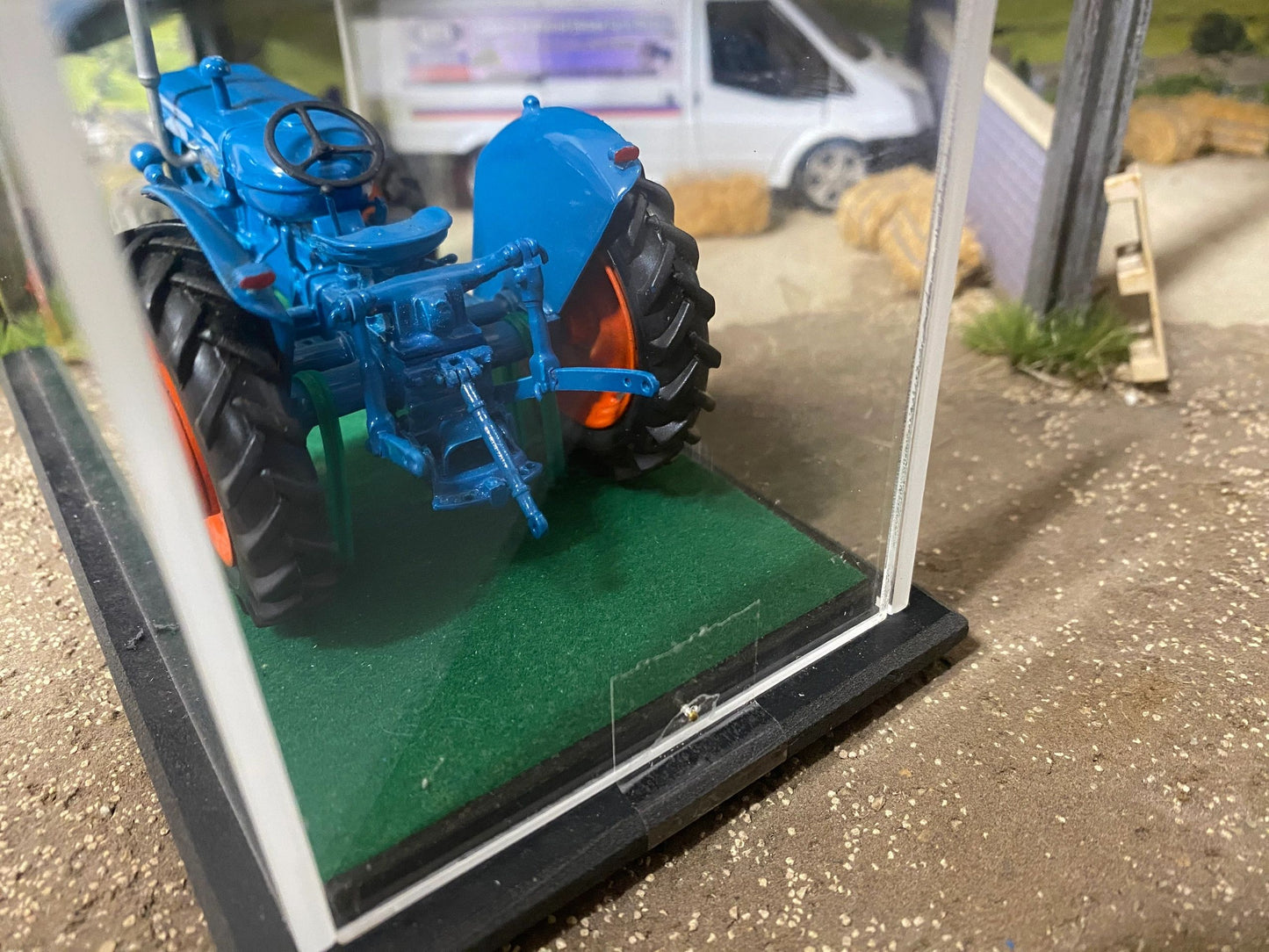 SCALEdown Handbuilt Fordson Major Tractor 1:32 scale Display case COLLECTION ONLY Image 6