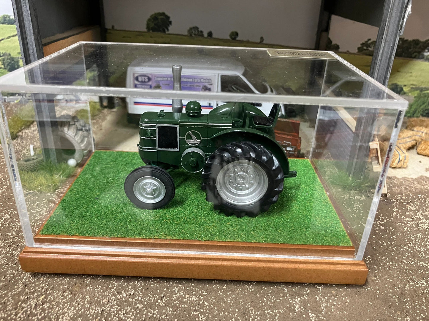 SCALEdown Handbuilt T014 Field Marshall Tractor 1:32 scale Display case COLLECTION ONLY Image