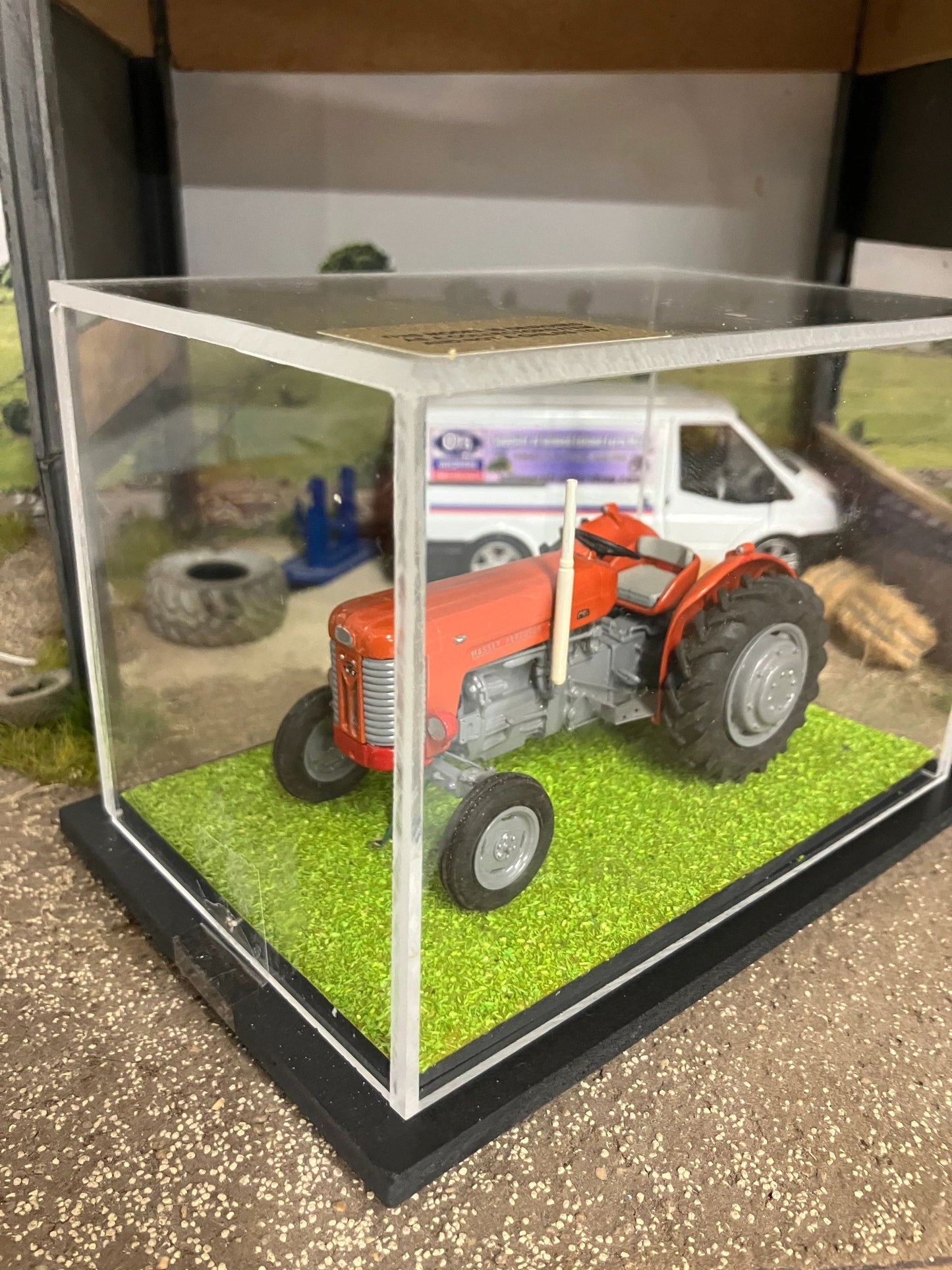 SCALEdown Handbuilt T065 Massey Ferguson 65 2wd Tractor 1:32 scale Display case COLLECTION ONLY Image 3