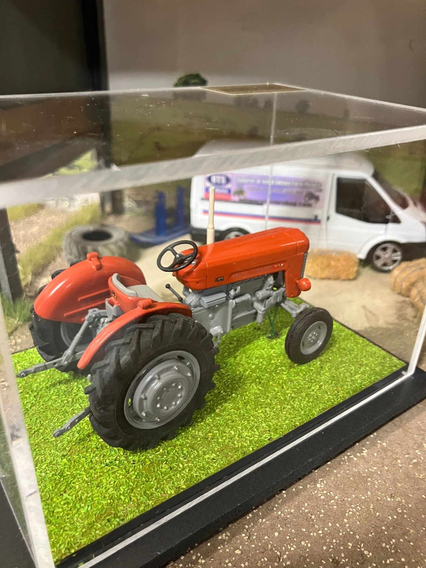 SCALEdown Handbuilt T065 Massey Ferguson 65 2wd Tractor 1:32 scale Display case COLLECTION ONLY Image 7