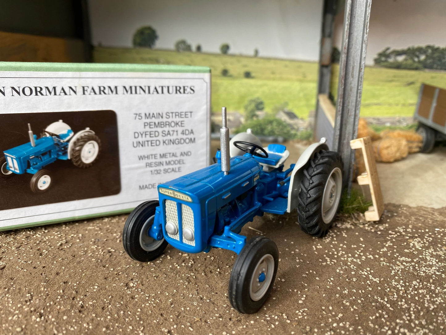 Scratch built Brian Norman Farm Miniatures Fordson Super Dexta Tractor 1:32 Scale Image 5