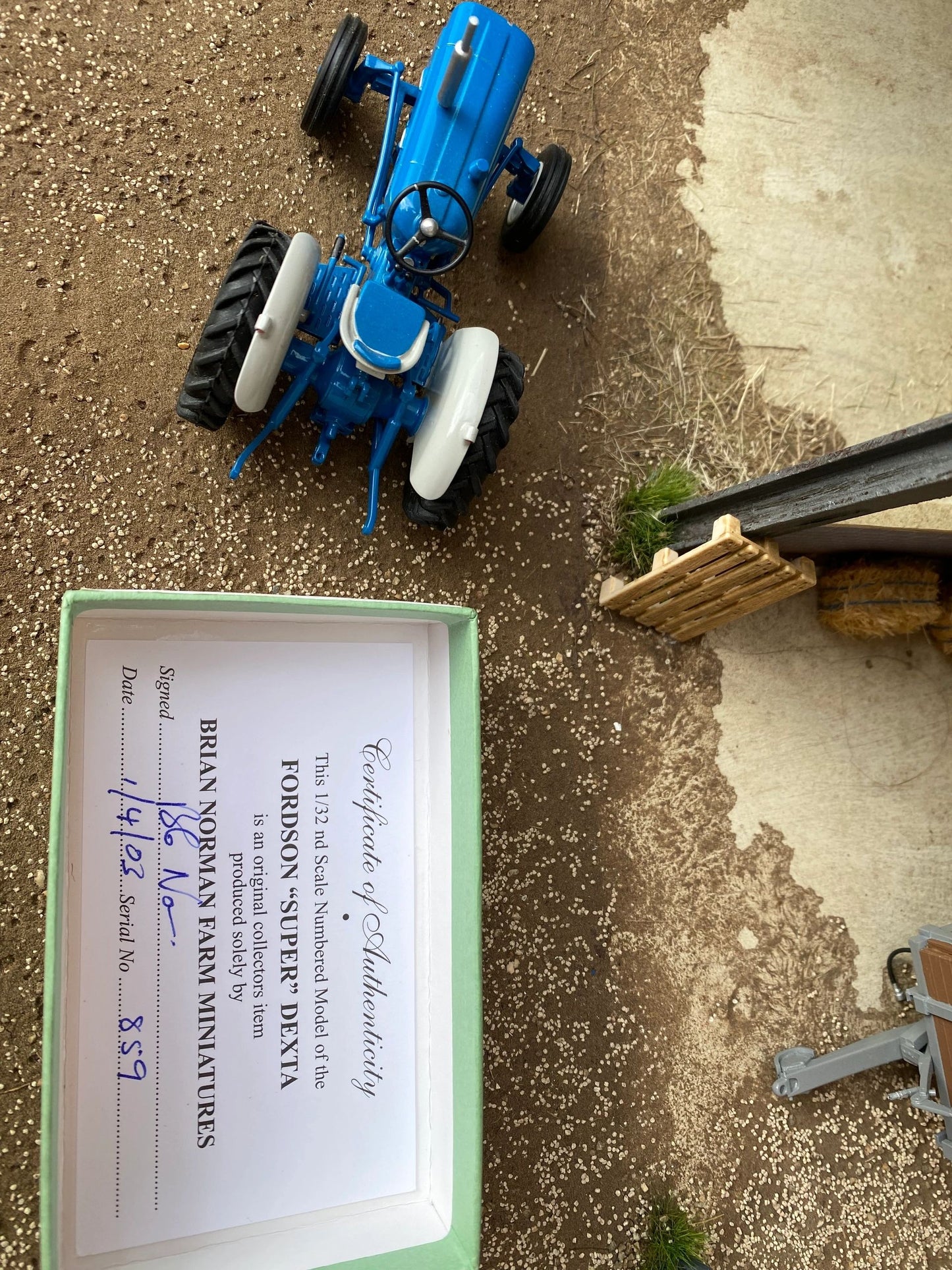 Scratch built Brian Norman Farm Miniatures Fordson Super Dexta Tractor 1:32 Scale Image 6