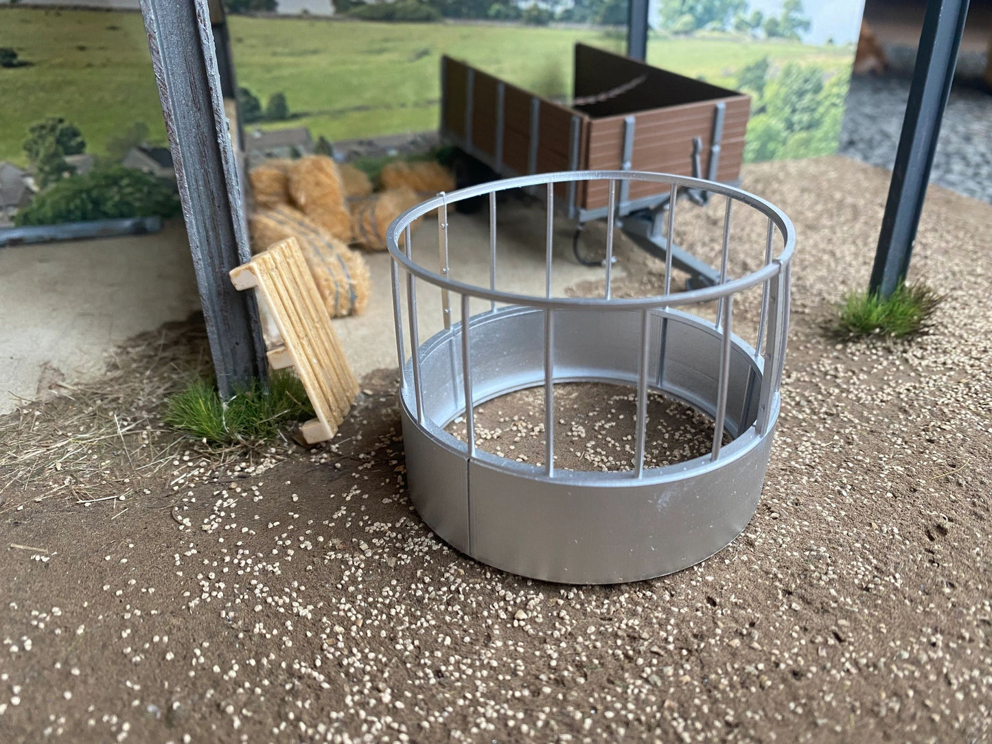 Scratchbuilt 5ft Animal Ring Feeder 1:32 scale Image 3