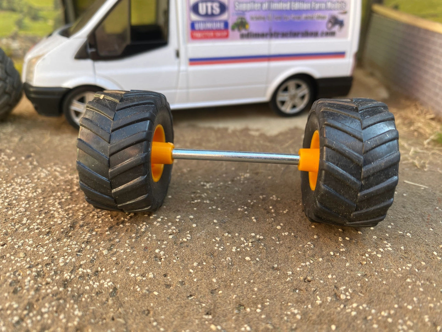 Set of 2 wheels 1:32 scale 33.5mm x 18mm Image 3