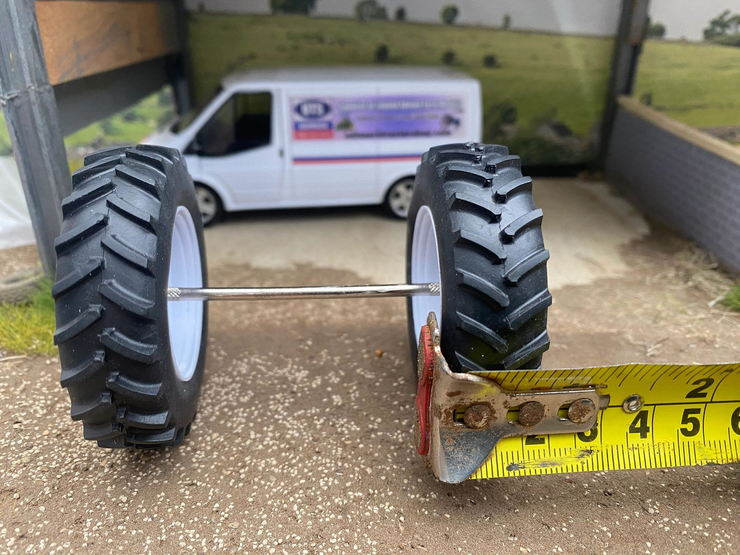Set of 2 wheels and axle 1:32 scale Image 3