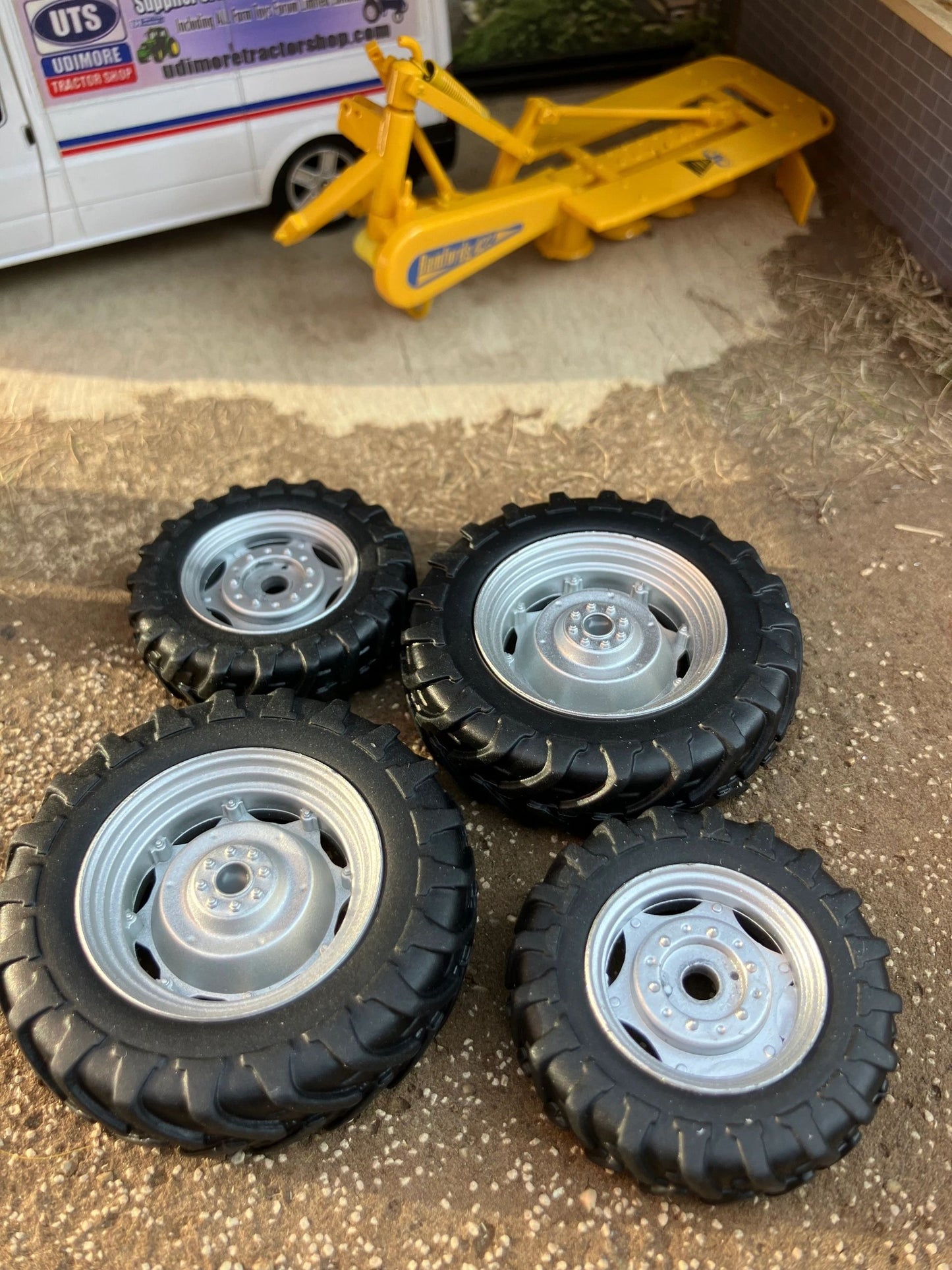 Set of 4 Silver wheels tyres 1:32 scale 50mm x 13mm , 40mm x 10mm Image 3