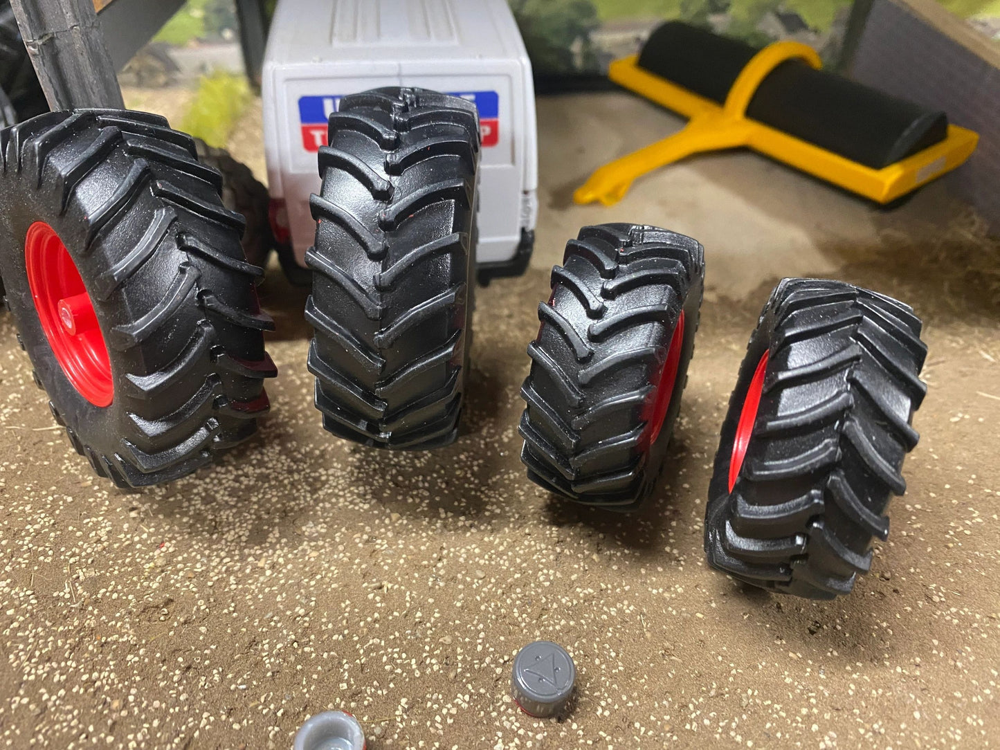 Set of 4 fendt wheels tyres 1:32 scale 60mm x 22mm , 45mm x 20mm Image 3