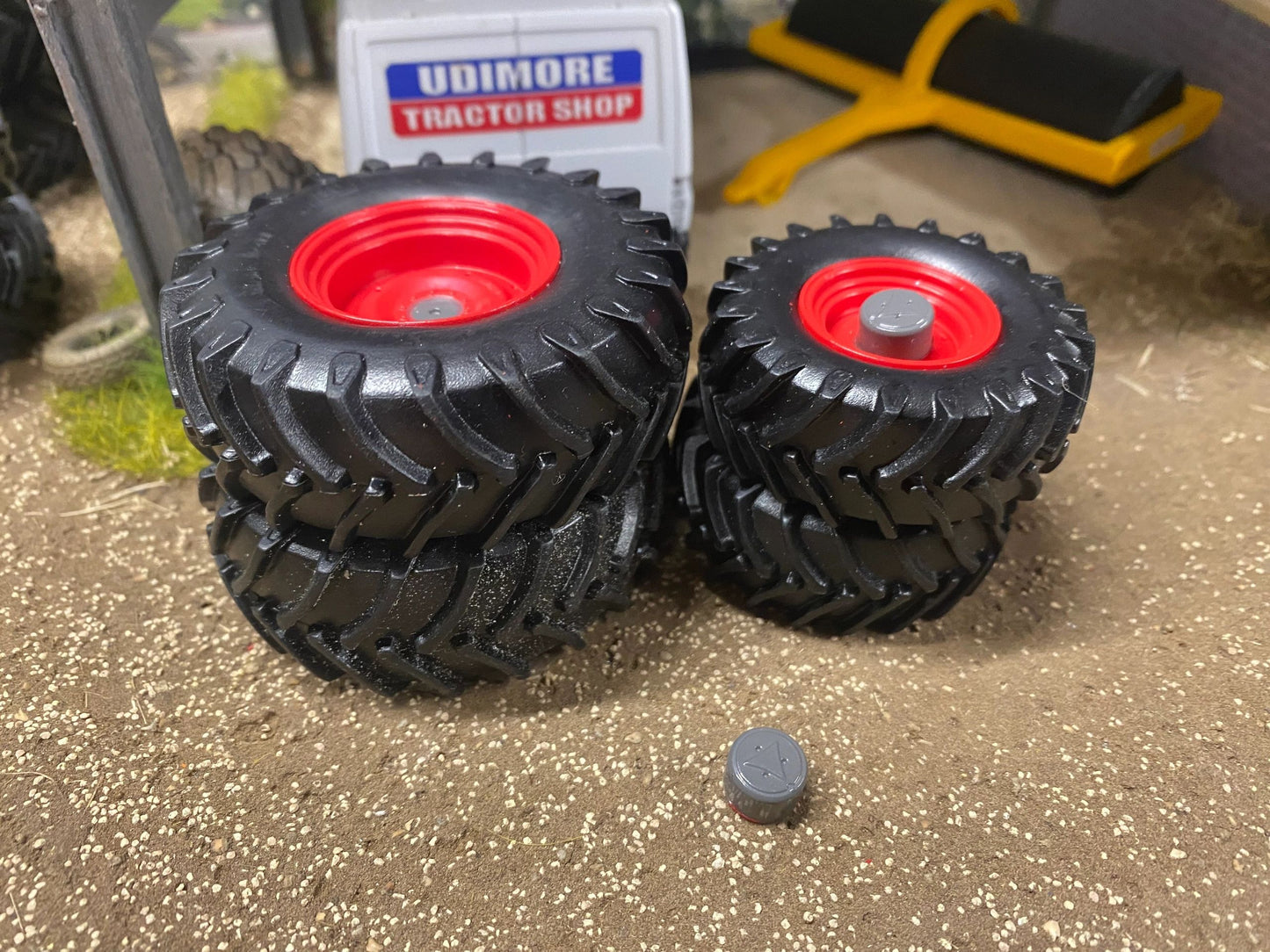 Set of 4 fendt wheels tyres 1:32 scale 60mm x 22mm , 45mm x 20mm Image 4
