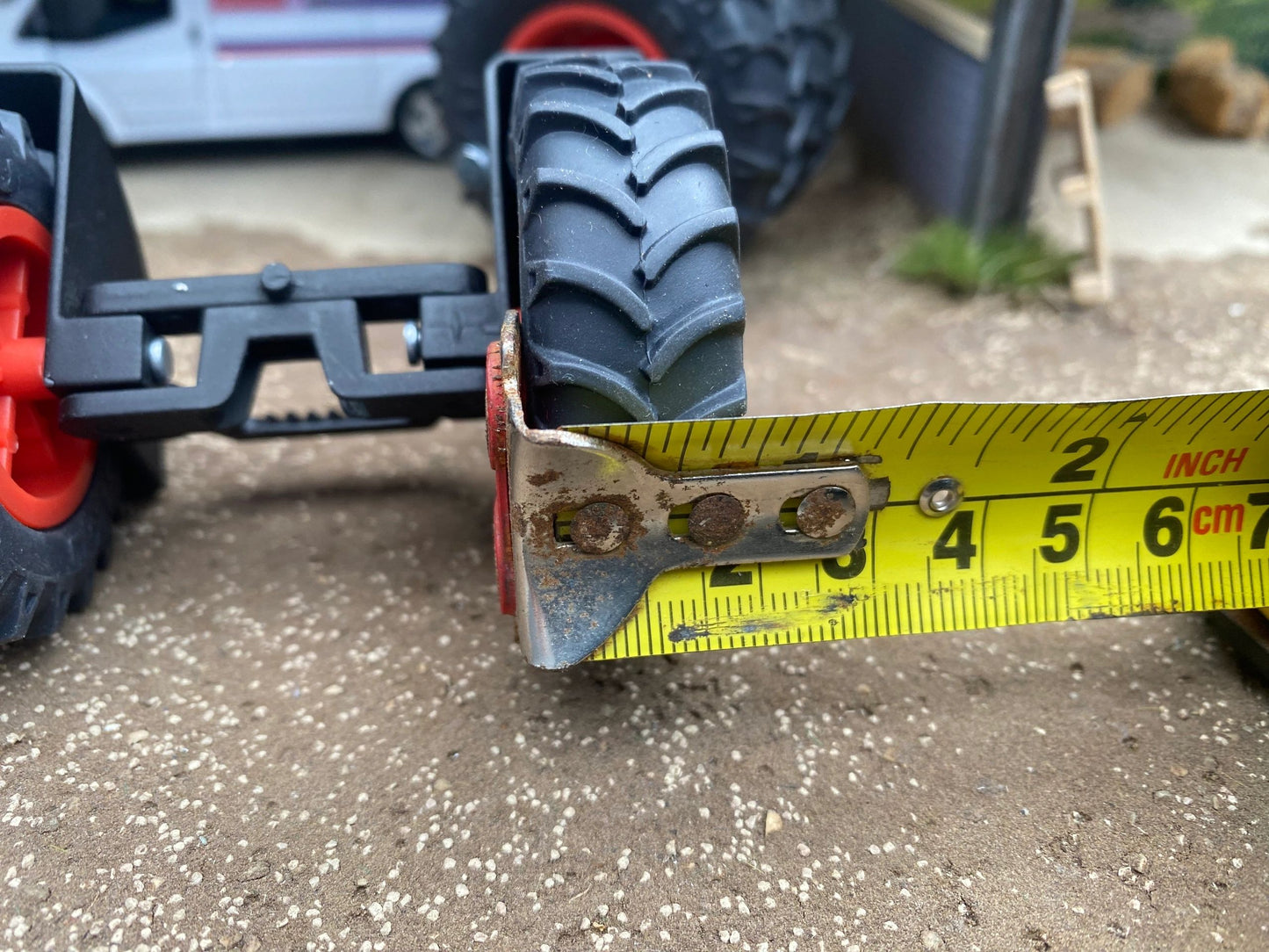 Set of 4 wheels and axles 1:32 scale Image 5