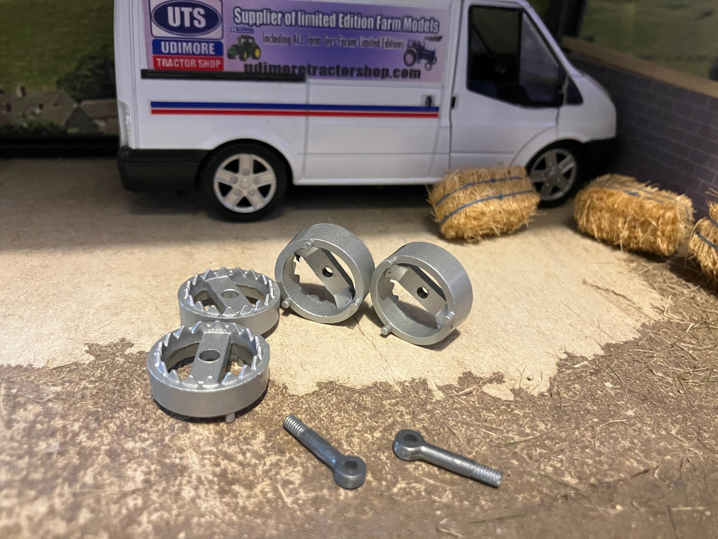 Silver Grey Tractor Dual wheel double molcon air coupling system 1:32 scale Image 4