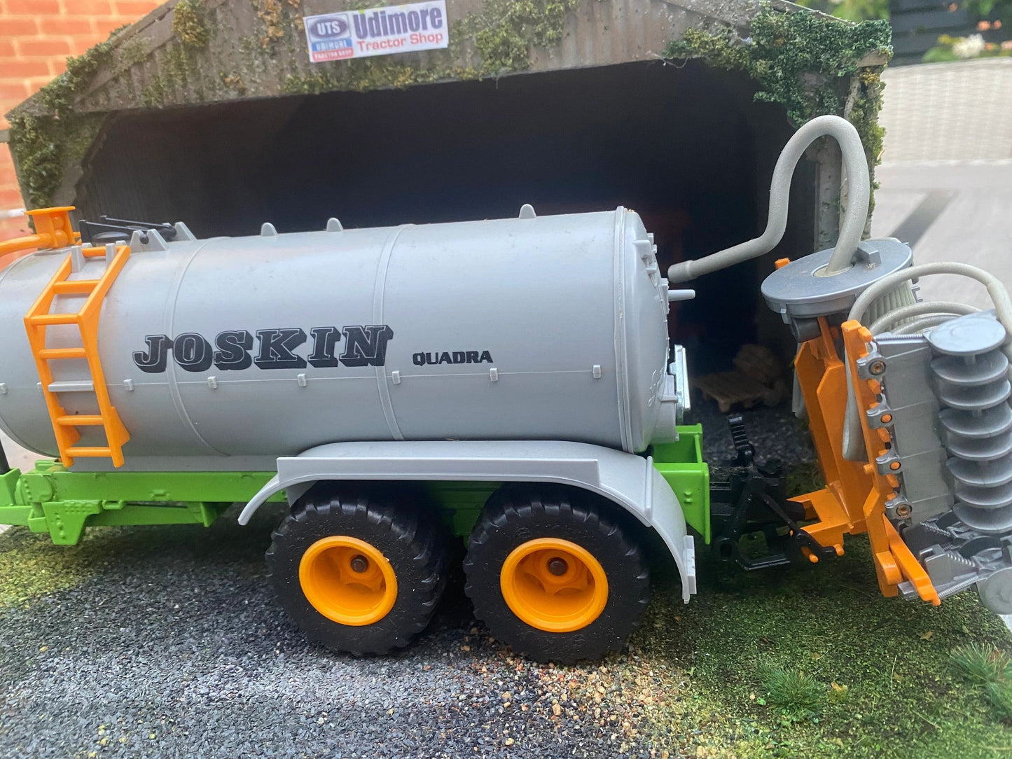 Silver Joskin Slurry Tanker with Injector 1:32 scale boxed Siku 2270 Image
