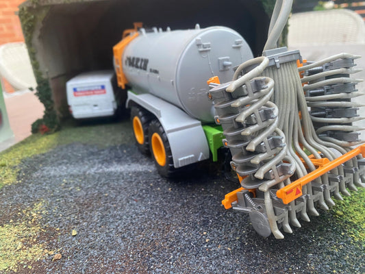 Silver Joskin Slurry Tanker with Injector 1:32 scale boxed Siku 2270 Image 3