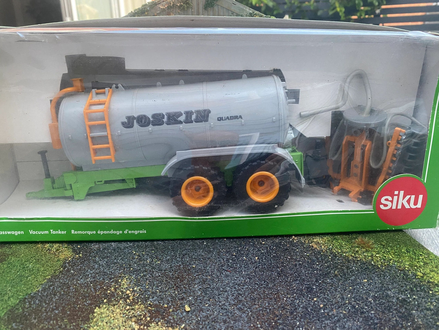 Silver Joskin Slurry Tanker with Injector 1:32 scale boxed Siku 2270 Image 5