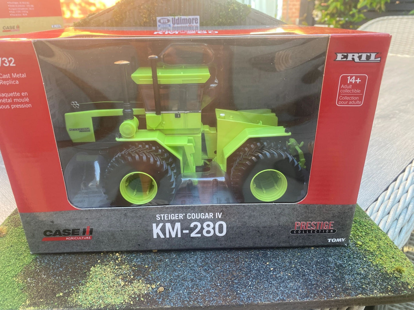 Steiger Cougar IV KM-280 Prestige Tractor duals 1:32 scale ERTL 44318 Image