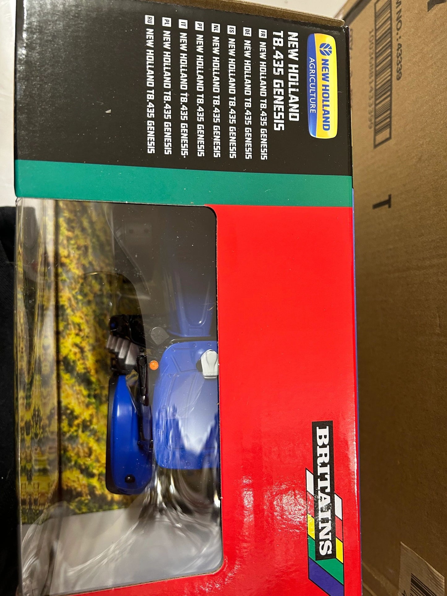 TRADE BOX 3 X 43339 Britains New Holland T8. 435 Genesis tractor 1:32 scale New Sealed Image 3