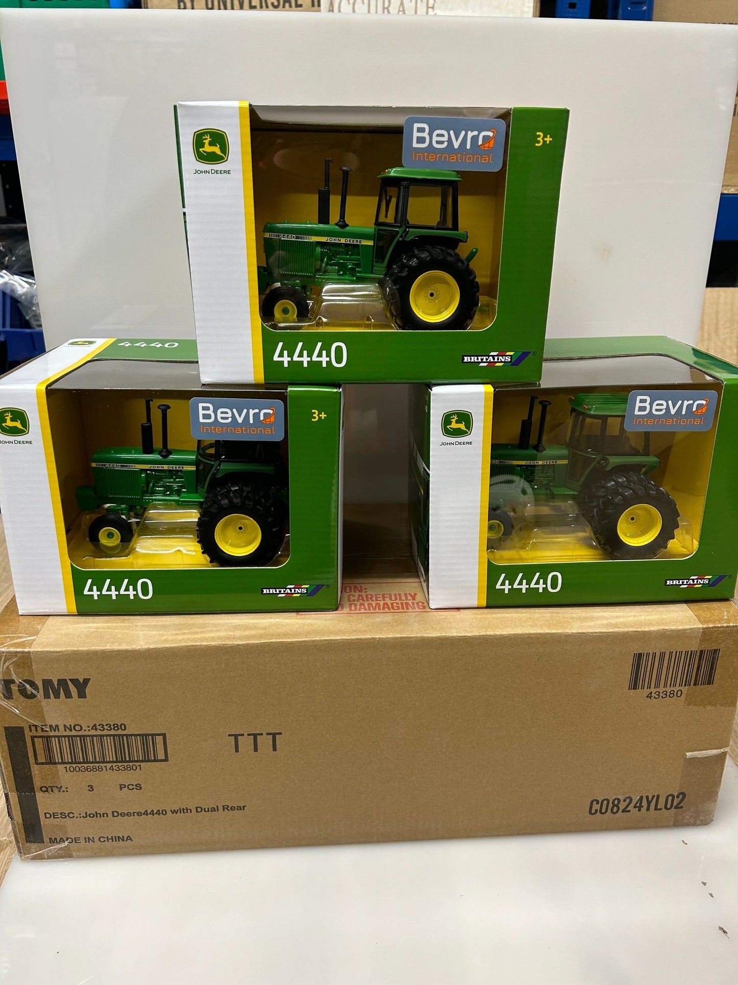 TRADE BOX 3 X 43380 Britains John Deere 4440 duals tractor 1:32 scale New Sealed Image