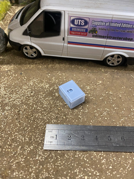 Tractor Trailer Toolbox 1:32 scale 20mm x 15mm Image 2